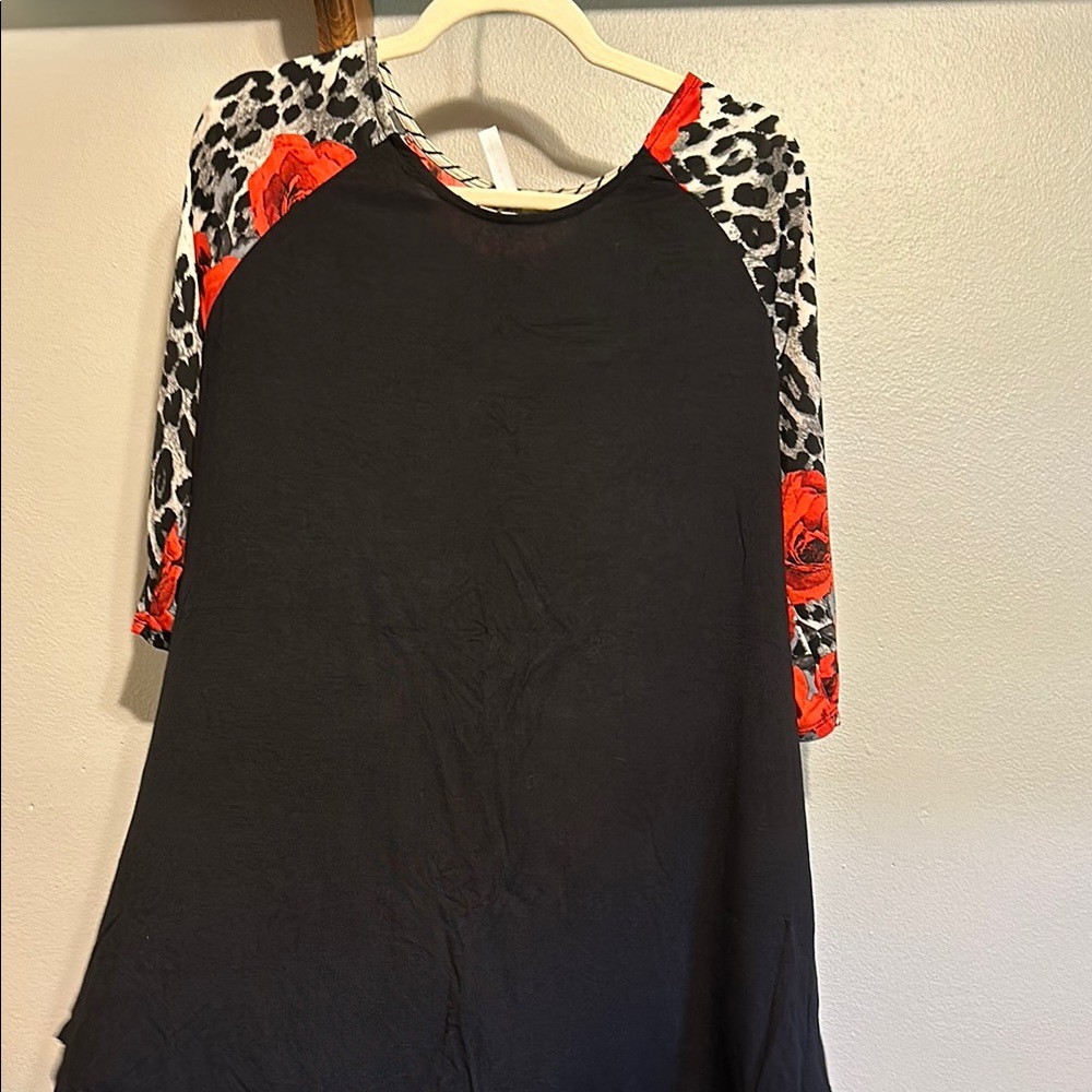 Red and Black Raglan 3/4 Sleeve T-Shirt